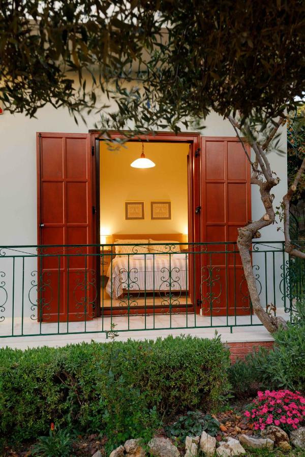 Lily'S Cottage Platanes  Exterior foto