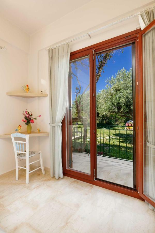 Lily'S Cottage Platanes  Exterior foto